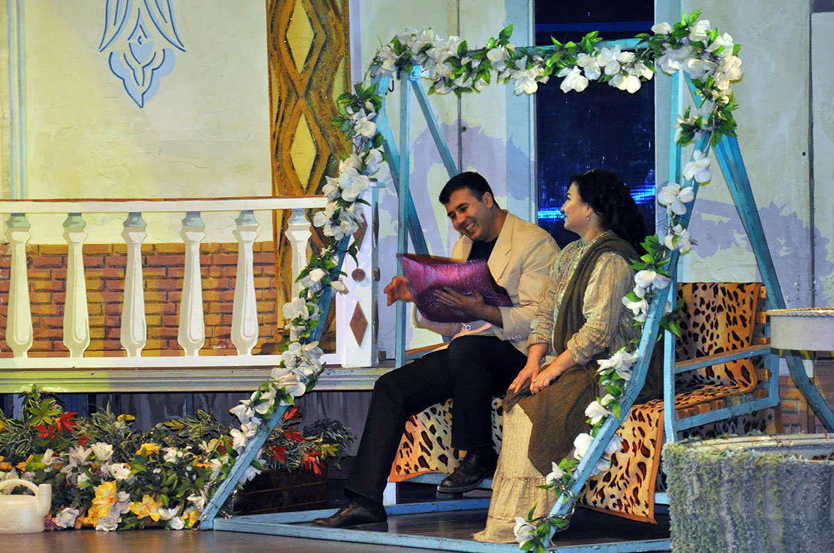 Диалог культур: узбекская комедия на туркменской сцене