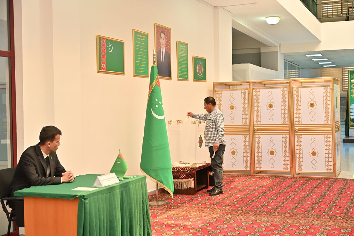 Ses bermek dowam edýär