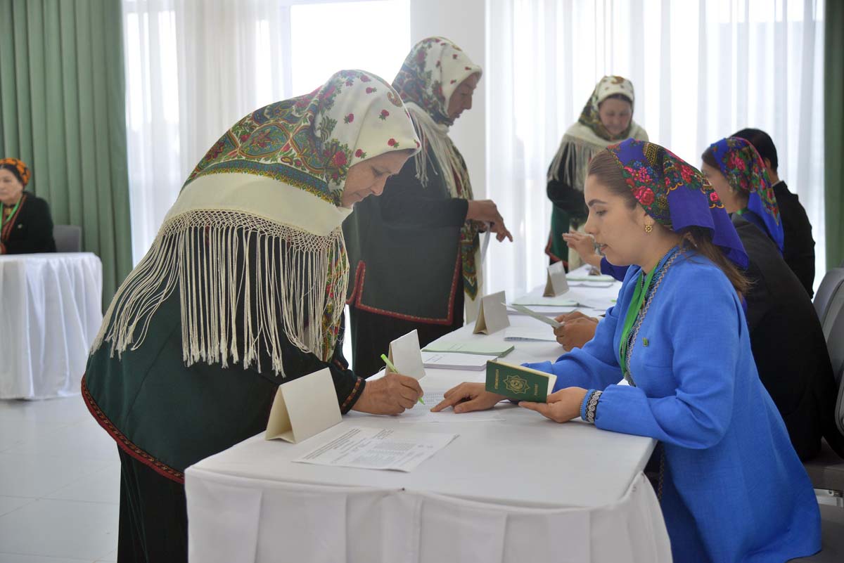 Demokratiýa we aýanlyk — Türkmenistanyň saýlaw ulgamynyň binýatlyk esaslary