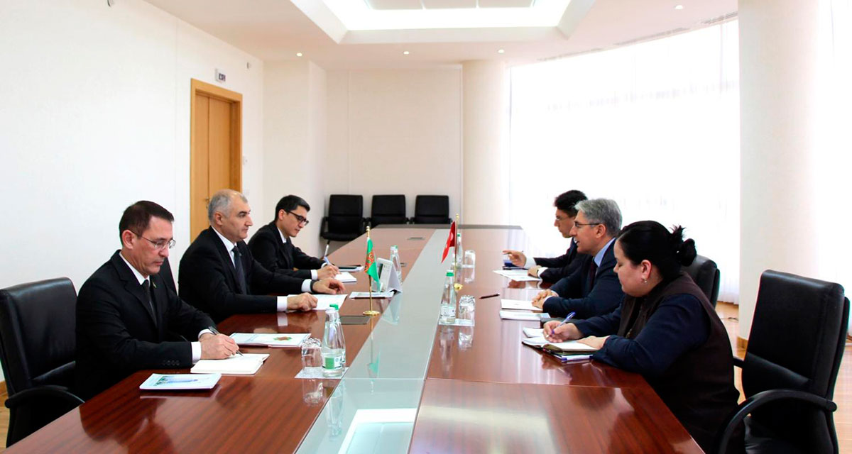 Рассмотрены перспективы развития сотрудничества между Туркменистаном и Турцией