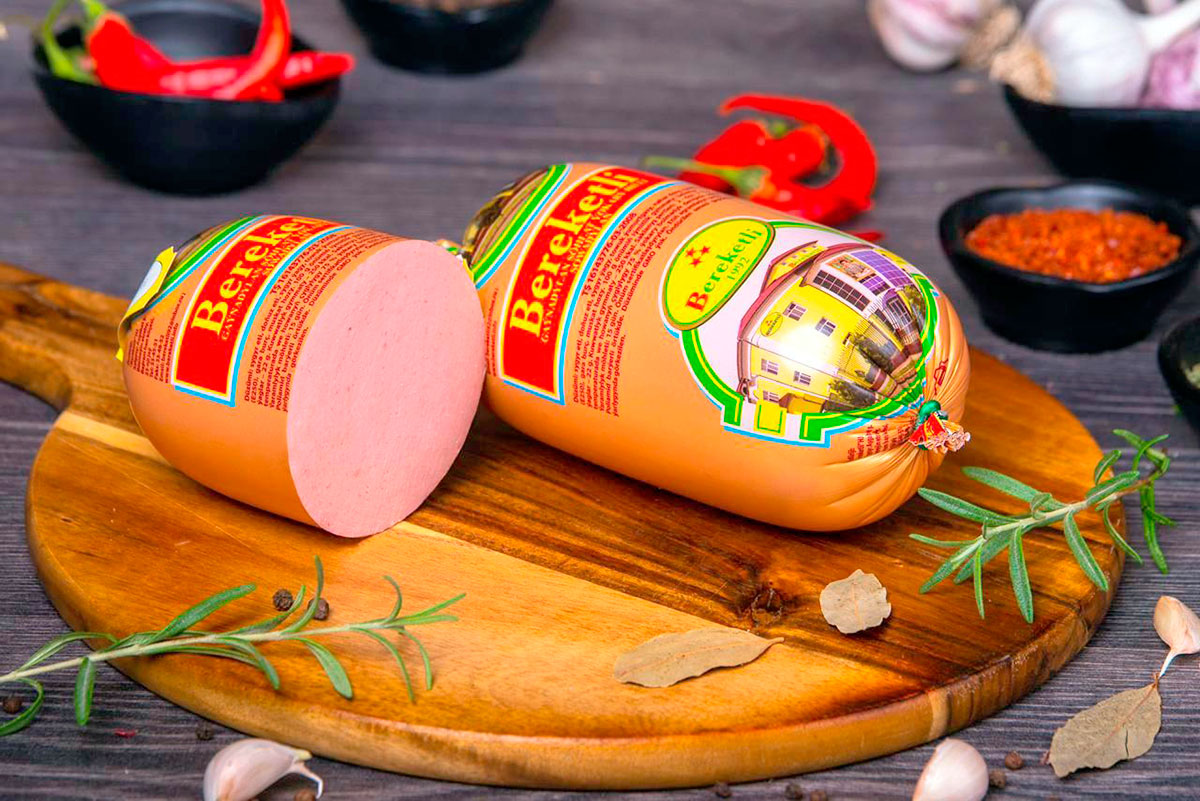 Сеть магазинов Bereketli предлагает колбасные изделия премиум-класса