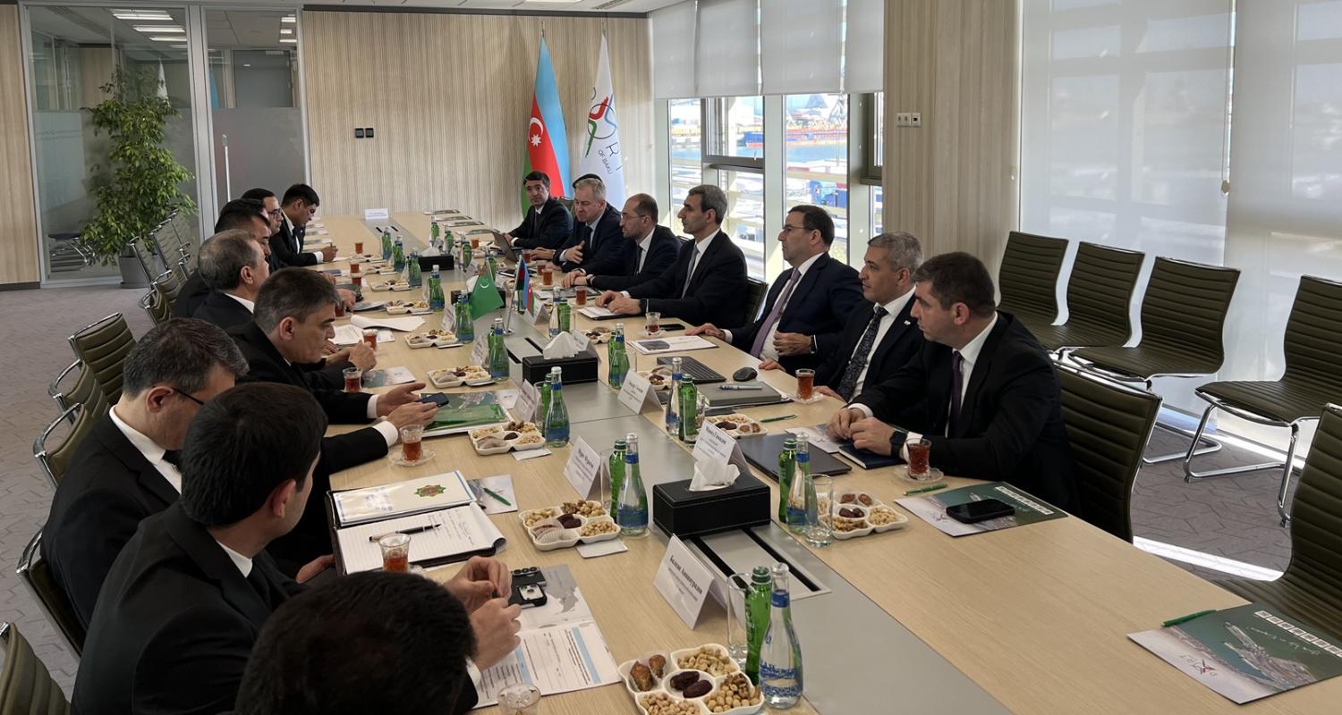 Prospects for bilateral cooperation in the transport, logistics, trade-economic spheres were discussed in Baku