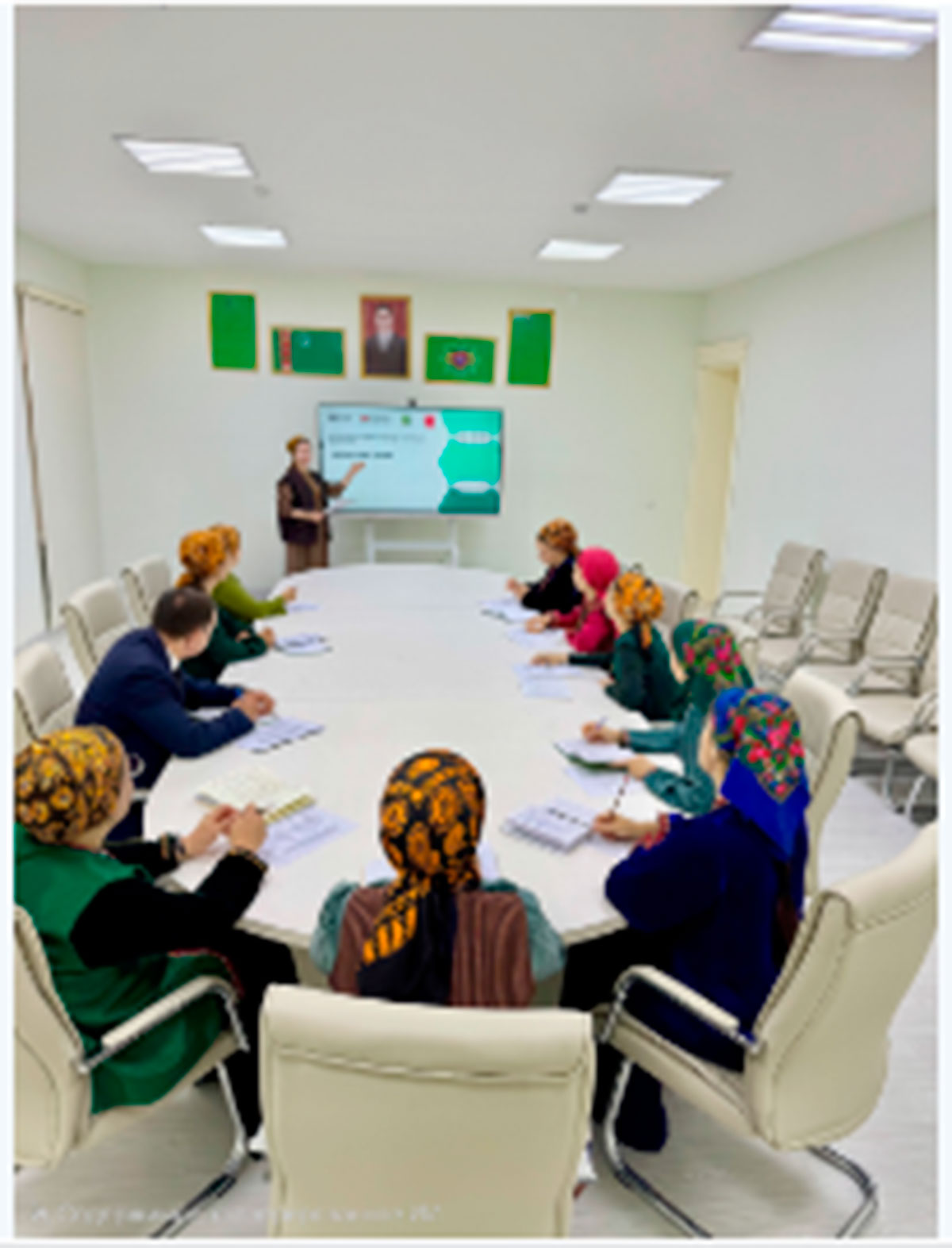 Учителя английского языка средних школ Туркменистана повышают квалификацию в языковом вузе страны