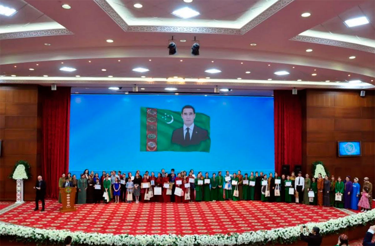 В Ашхабаде прошел торжественный финал конкурса «Франкофония-2026»