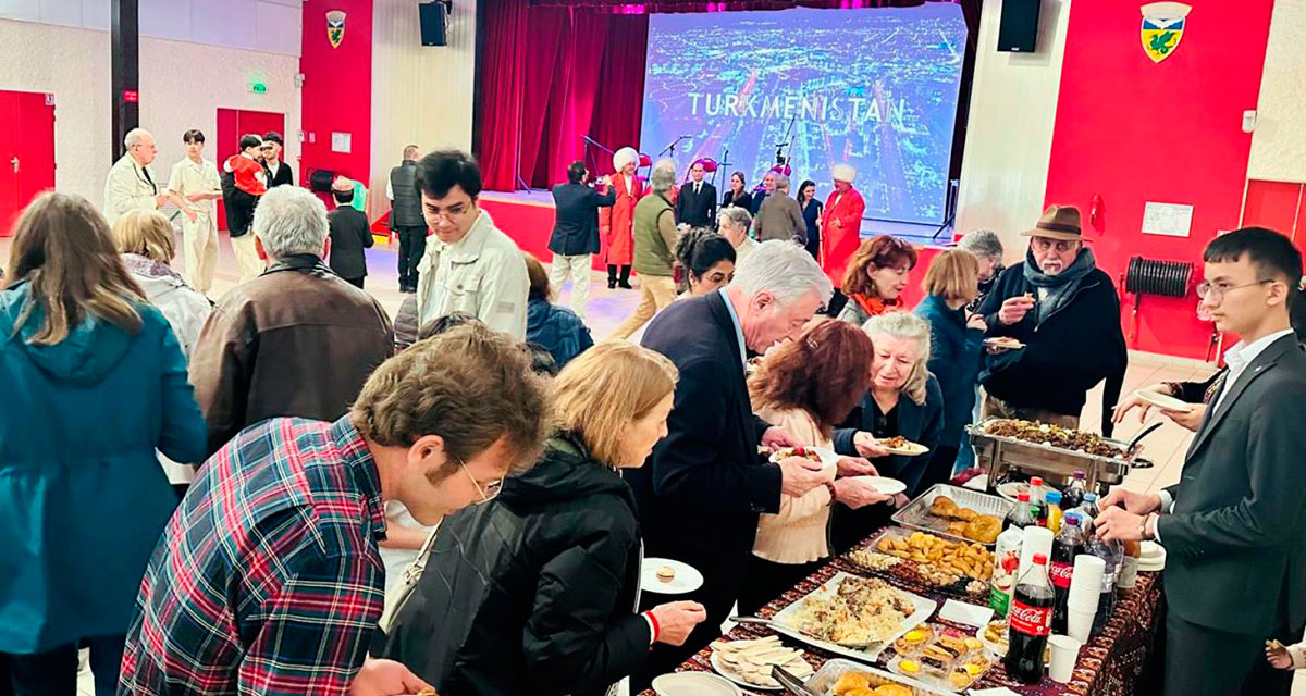 Концерт мастеров культуры и искусства Туркменистана в Гретц-Арманвилье