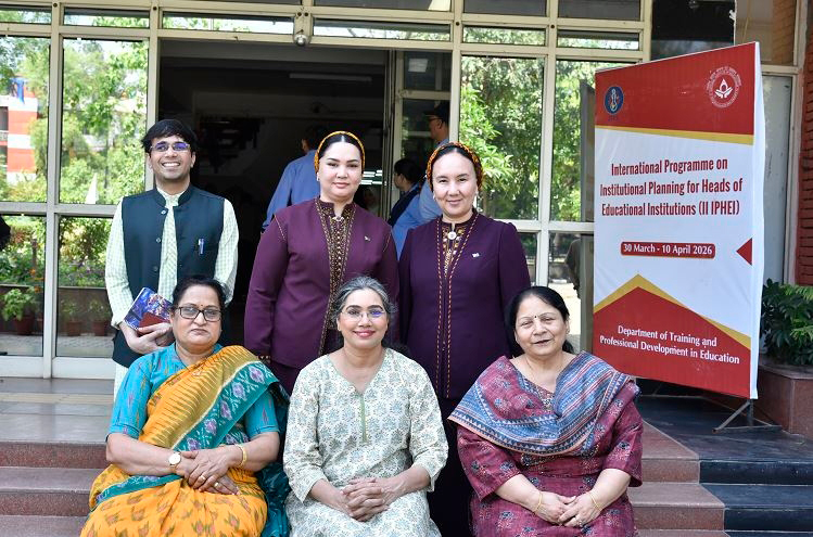 Turkmen teachers participate in an educational program in New Delhi