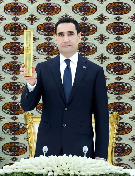 Президент Сердар Бердымухамедов принял участие в торжественной церемонии закладки нового современного посёлка