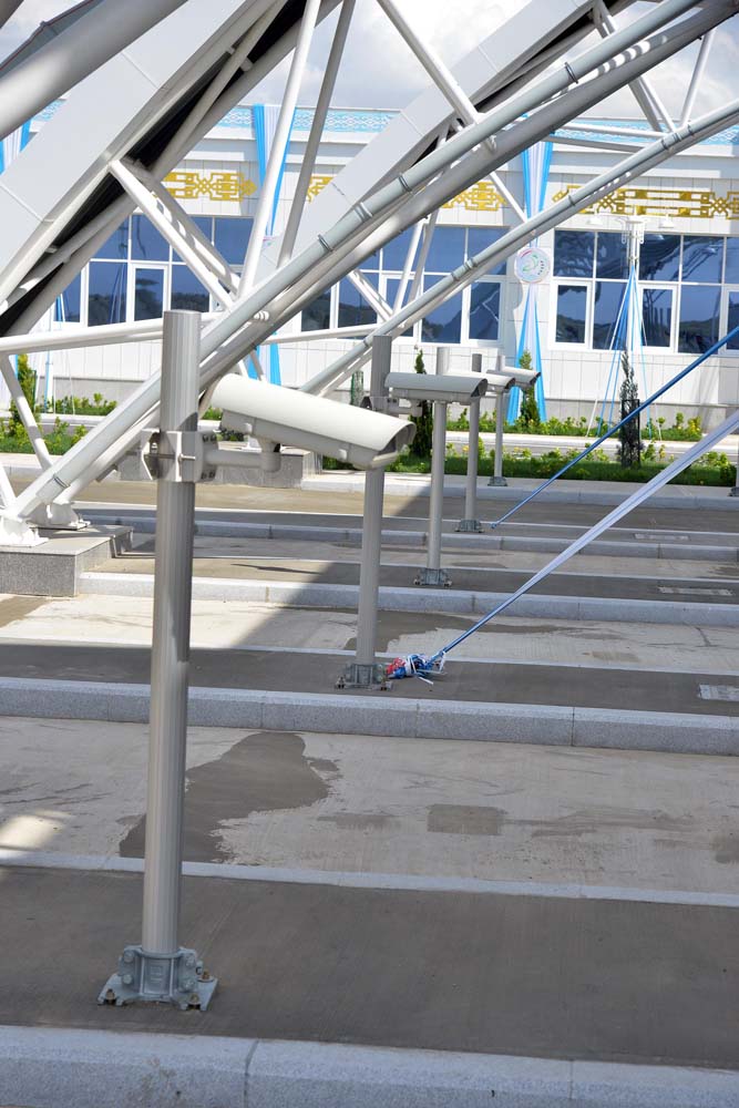 Türkmenistanyň Prezidenti Serdar Berdimuhamedow ýokary tizlikli awtomobil ýolunyň jemleýji tapgyrynyň açylyş dabarasyna gatnaşdy