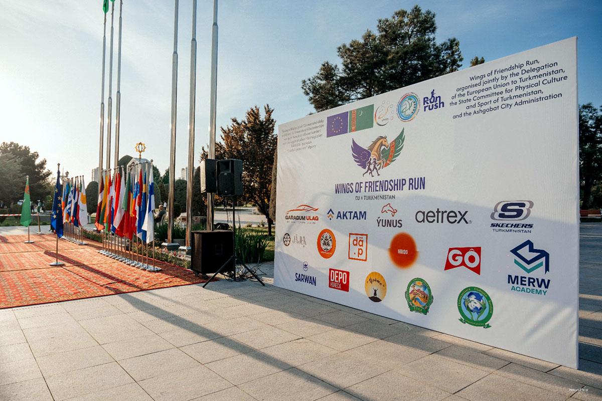 В Ашхабаде состоялся инклюзивный забег «Крылья дружбы» в честь Дня Европы
