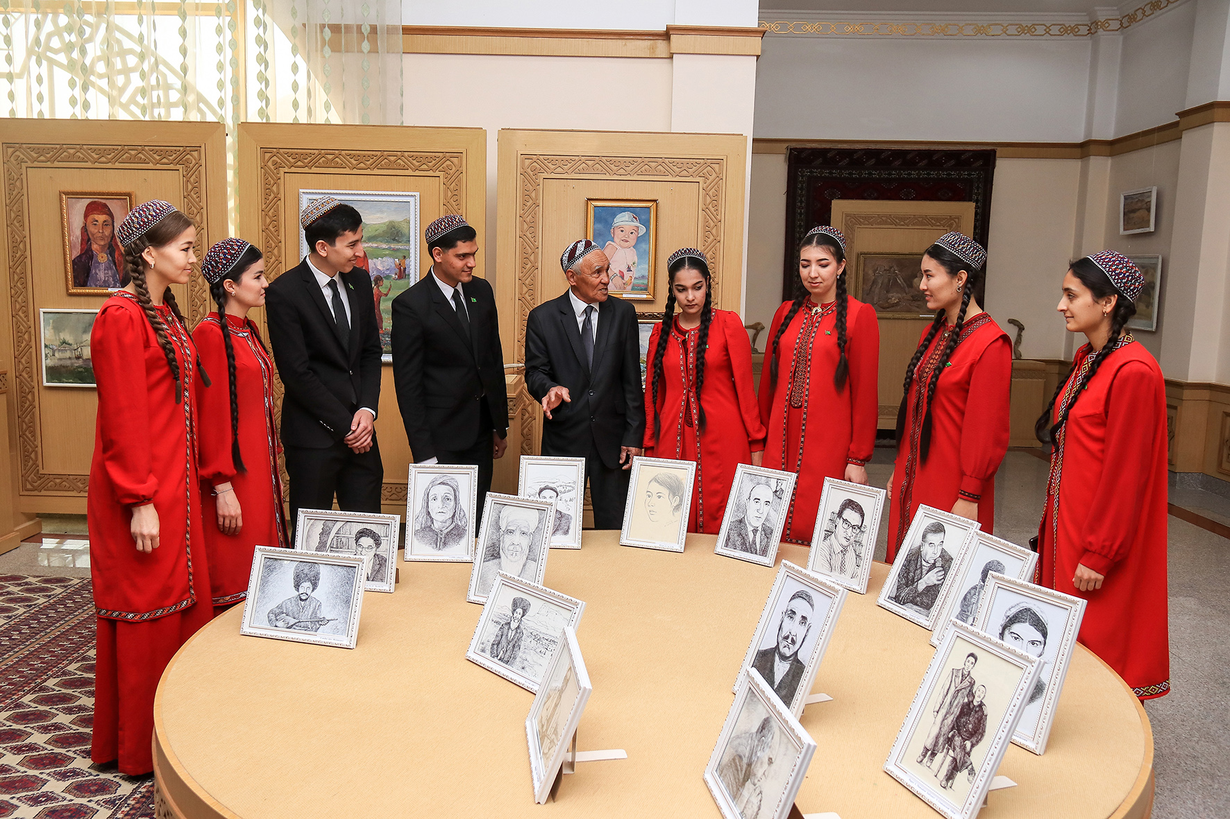 В Балканском велаяте организована выставка работ мастера-живописца Амангельды Хыдырова