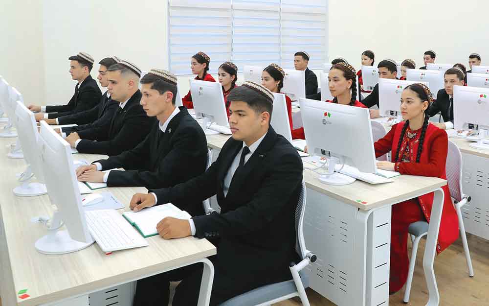 Ylym-bilim ulgamynda türkmen-hytaý gatnaşyklaryny berkidip