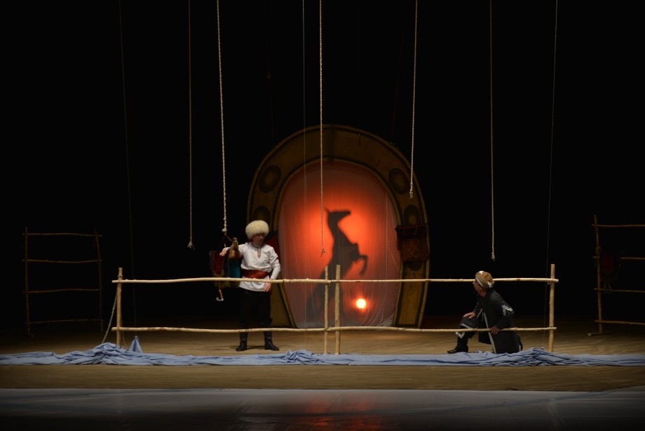 В театрах Туркменистана пройдут премьеры спектаклей к Национальному празднику туркменского скакуна