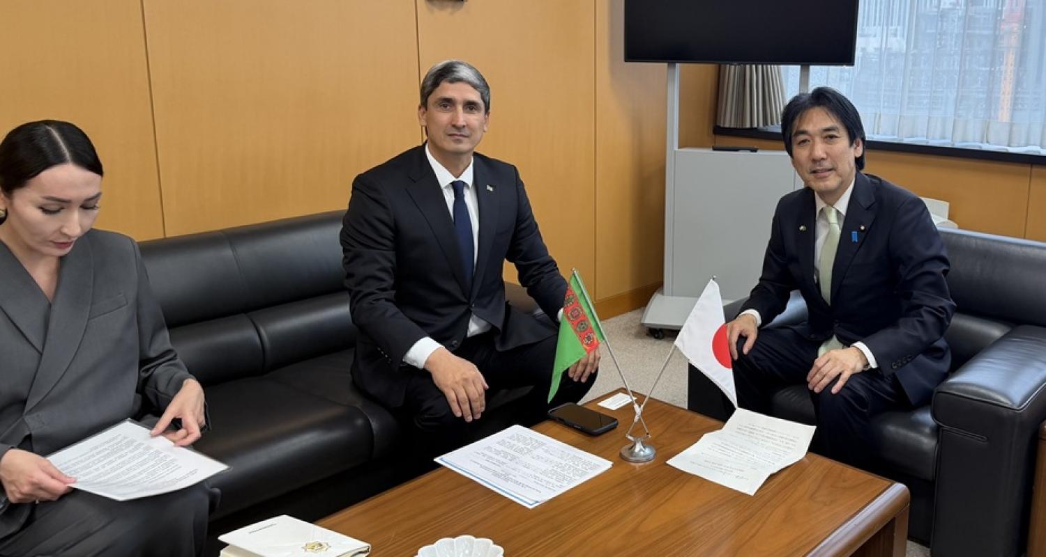 Посол Туркменистана встретился с Министром по стратегии экономического роста и реформам социального обеспечения Японии