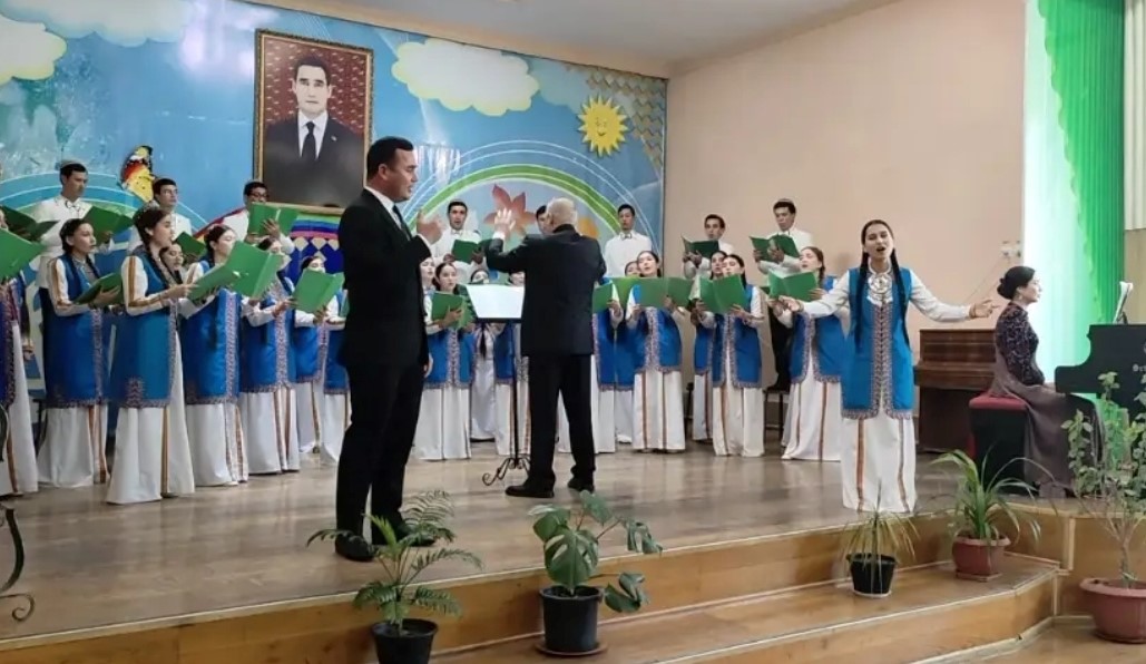 Concert by the Chamber Choir of the Specialized School of Arts