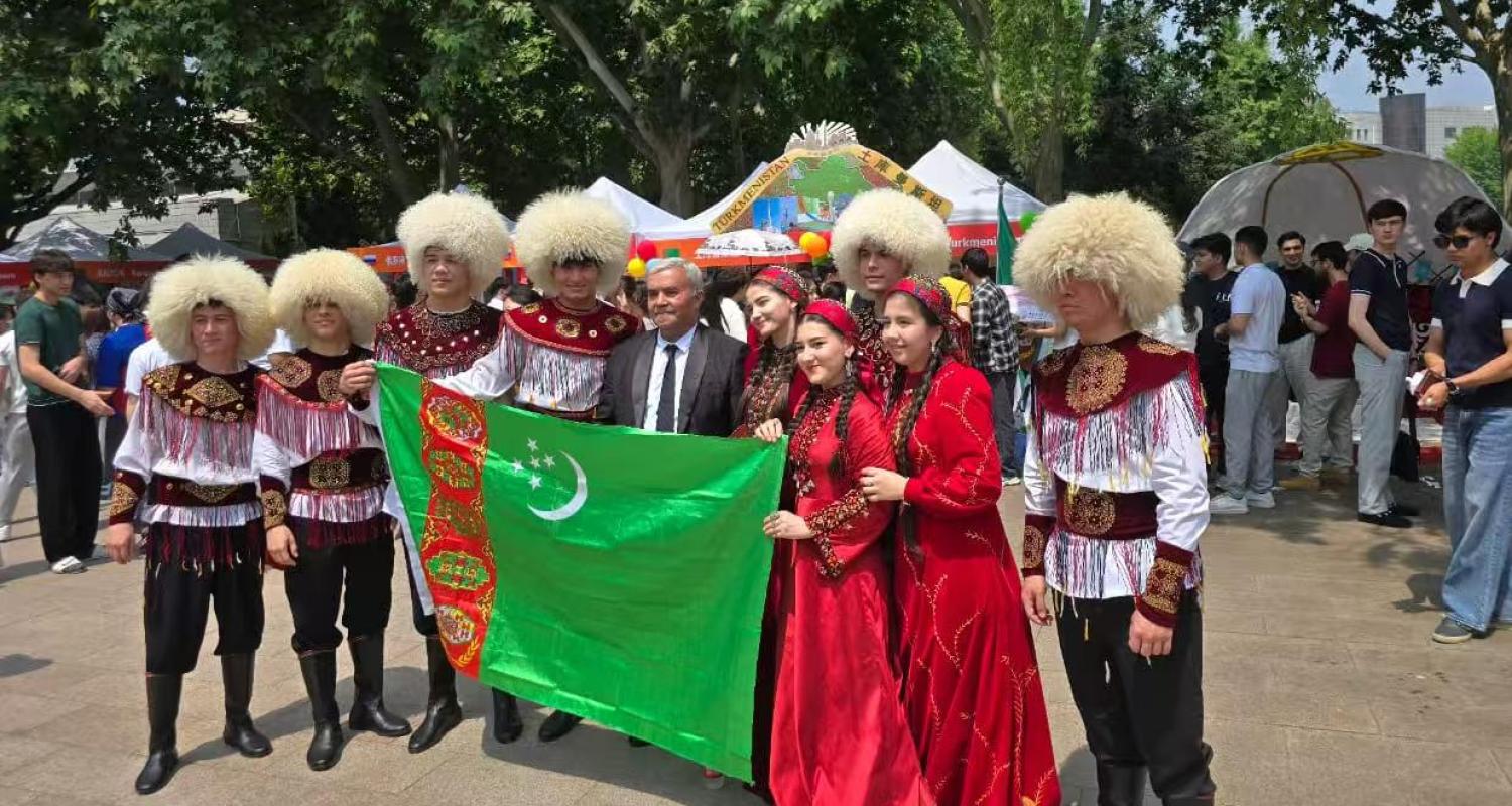 Туркменская молодежь представила богатство национальной культуры на международном фестивале в Пекине