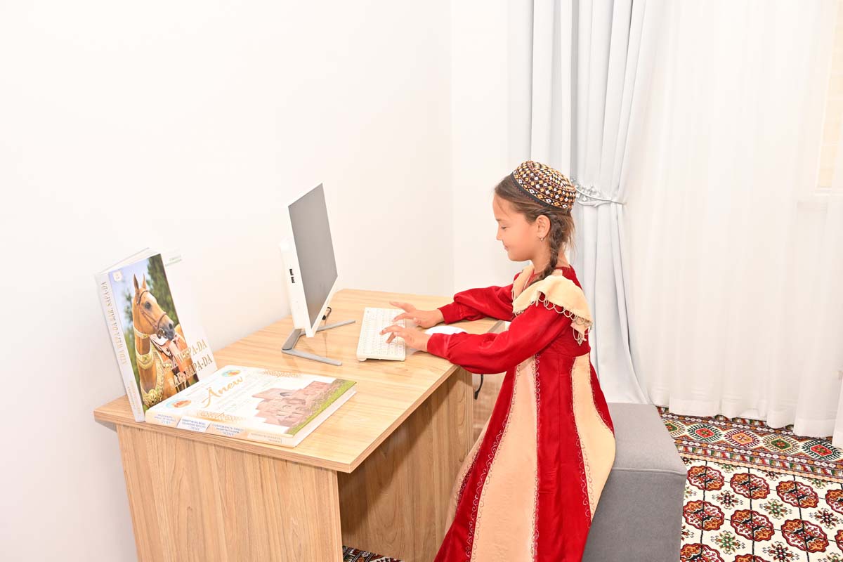 Aşgabat şäheriniň güni mynasybetli täze ýaşaýyş jaýlary açyldy