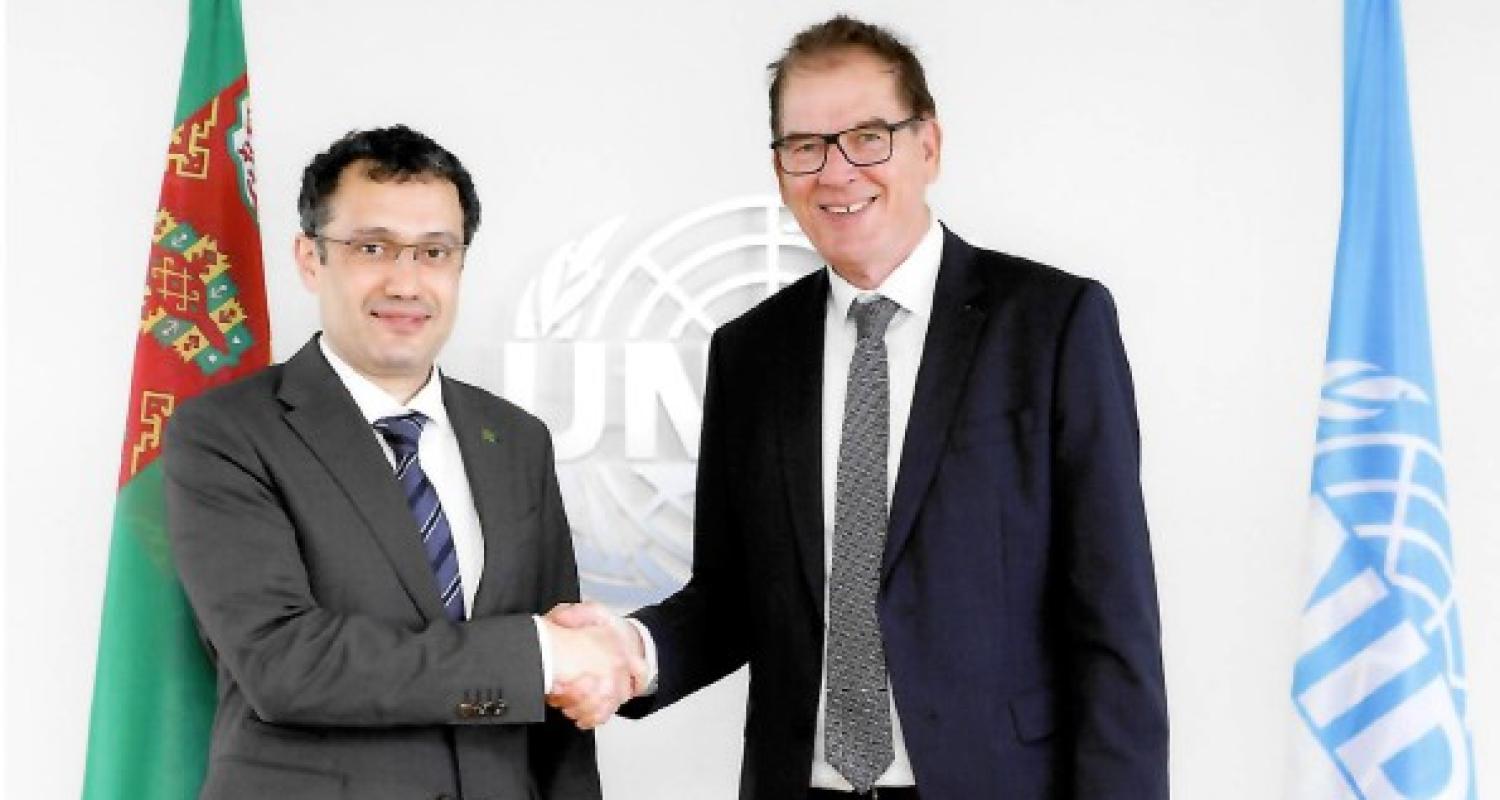 Ambassador of Turkmenistan meets with the Director General of UNIDO