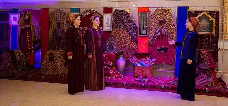 Любовь, ценою выше жизни: 80 лет опере Данатара Овезова и Юлия Мейтуса «Лейли и Меджнун»