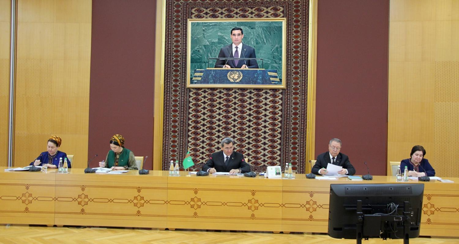 Türkmenistanyň adam hukuklary we halkara ynsanperwer hukugy babatda halkara borçnamalarynyň ýerine ýetirilişi bilen bagly meseleler ara alnyp maslahatlaşyldy