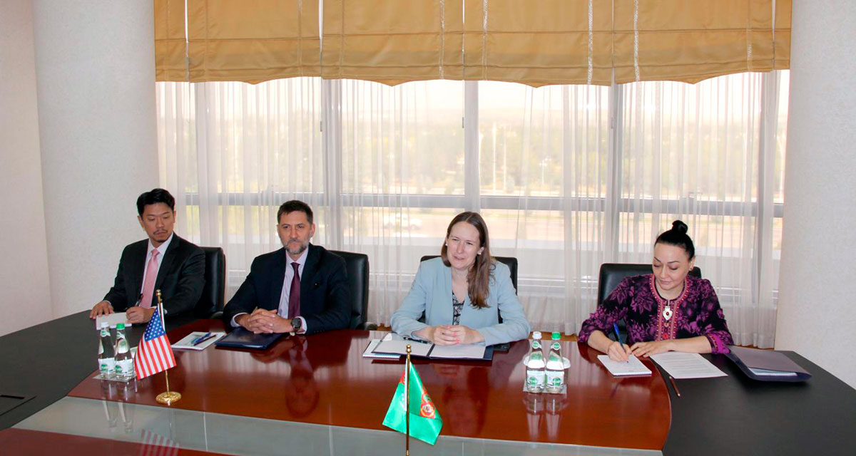 Meeting held between the Deputy Minister of Foreign Affairs of Turkmenistan and the Chargé d'Affaires a.i. of the United States to Turkmenistan