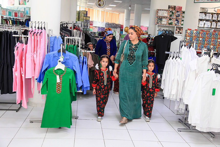 Mekdep bazarlarynyň işi ýokary derejede guralýar