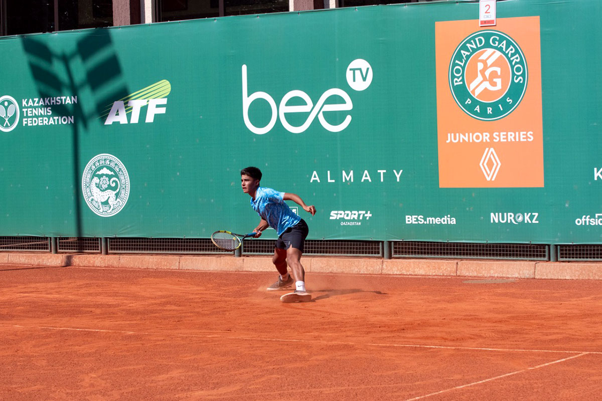 14-летний Али Гельдыев пробился в четвертьфинал отбора на юниорский Roland Garros