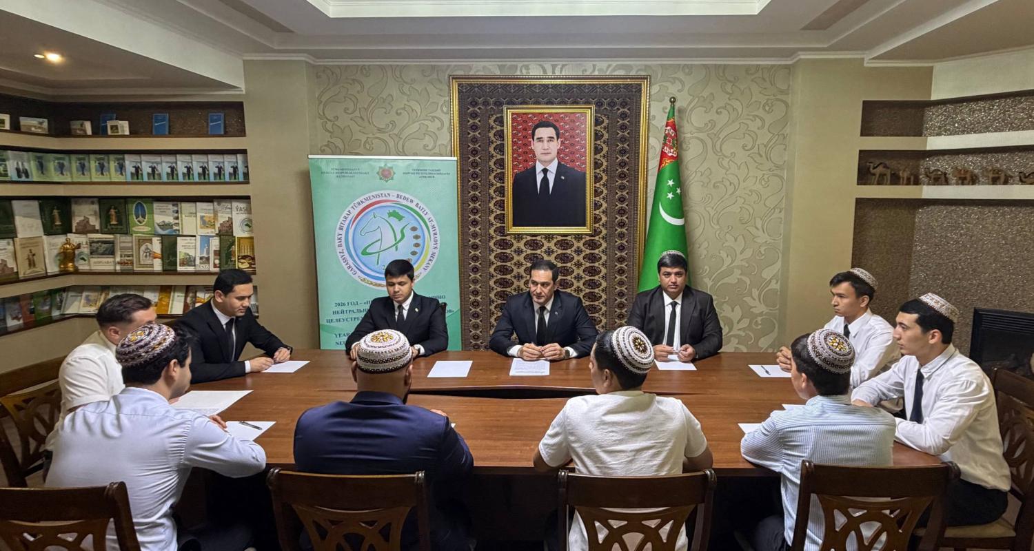 Türkmenistanyň Gyrgyz Respublikasyndaky Ilçihanasynda tegelek stol geçirildi