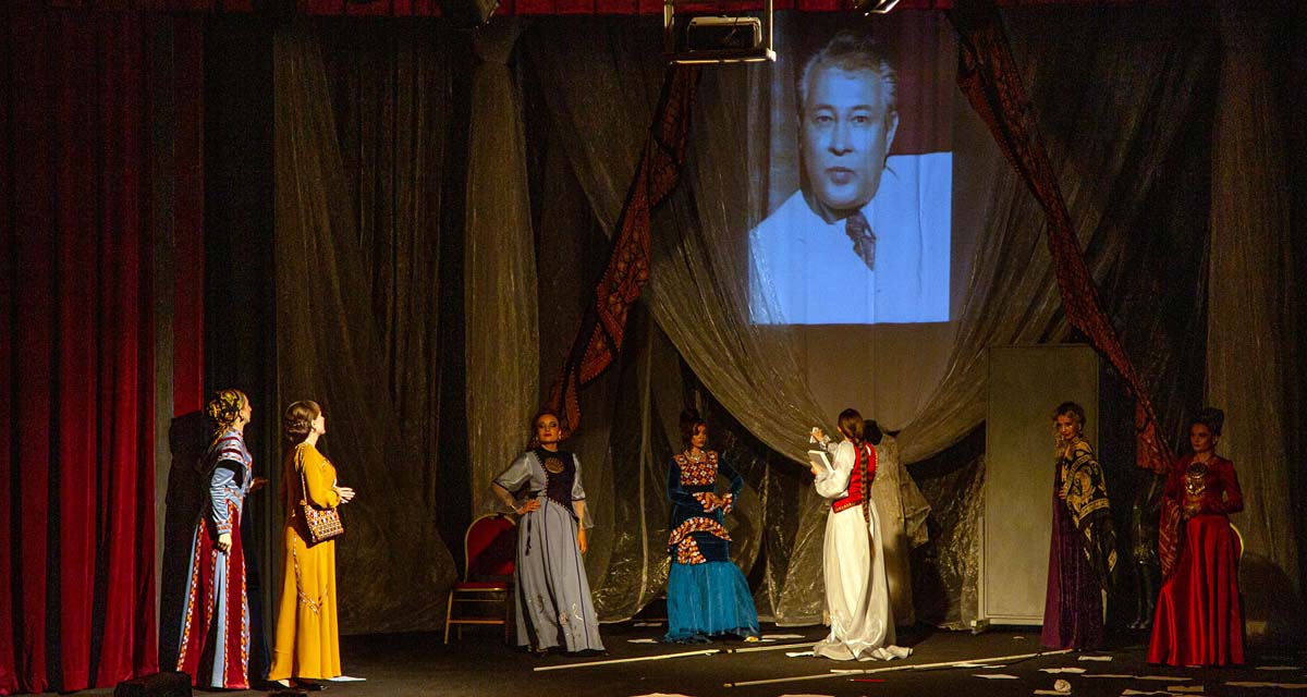 Конфликт двух поколений в спектакле «Услышь меня»