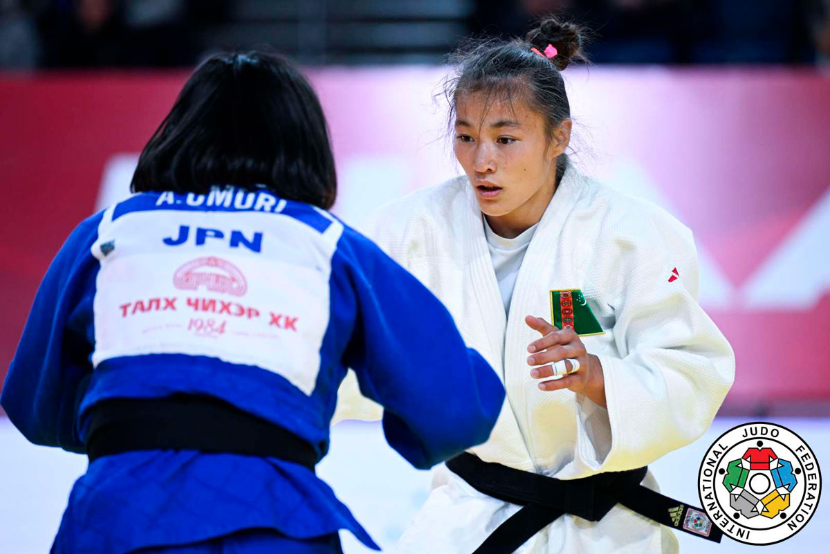 Туркменские дзюдоисты стартуют на чемпионате мира в Баку