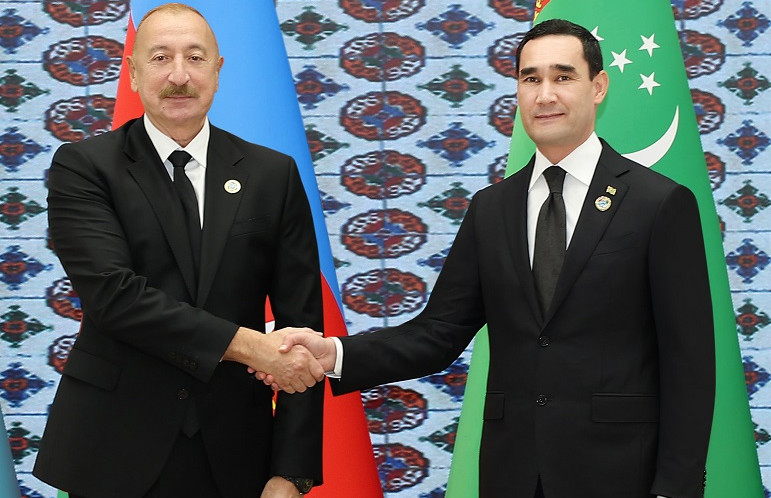 Türkmenistanyň Prezidenti Azerbaýjan Respublikasynyň Prezidenti bilen duşuşdy