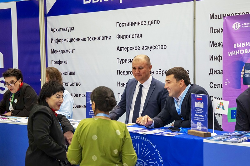 Туркменистан и Россия активно расширяют гуманитарное и академическое сотрудничество