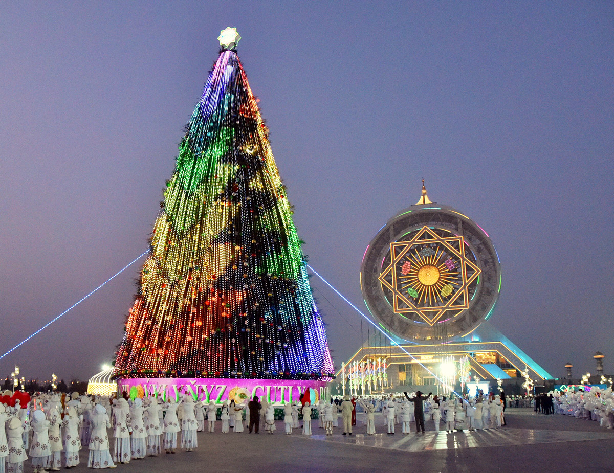 Главная елка Туркменистана Ашхабад