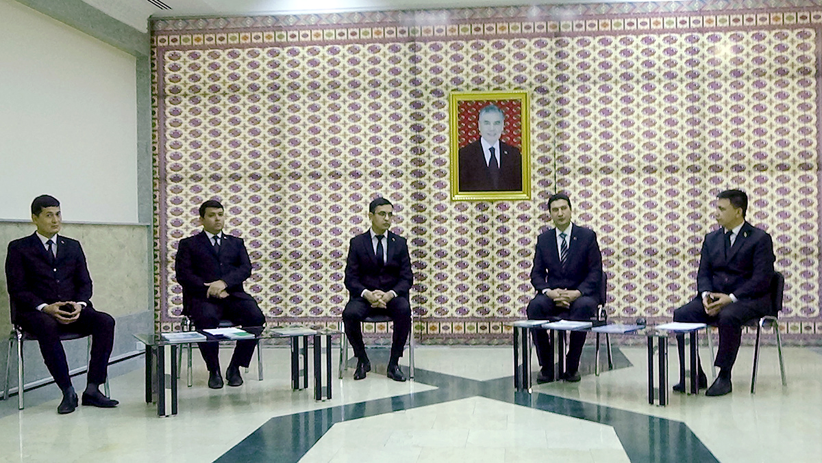 В приоритете – работа с молодежью