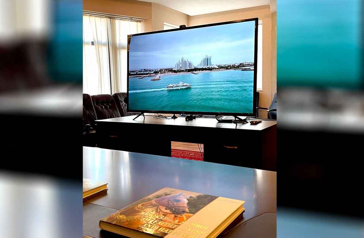 Tbiliside ýerleşýän diplomatik wekilhanalaryň we Gruziýanyň  jemgyýetçiliniň wekilleri  Türkmenistanyň gazananlary bilen tanyşdylar