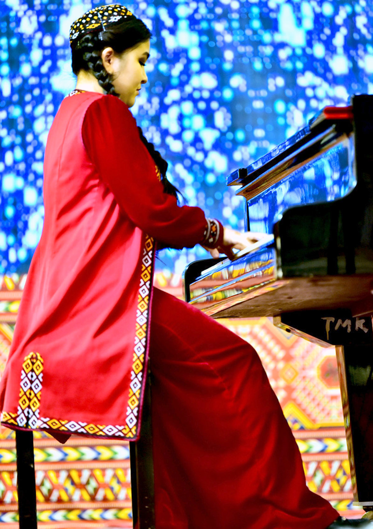 Диалог на языке искусства: онлайн-концерт туркменских и азербайджанских музыкантов