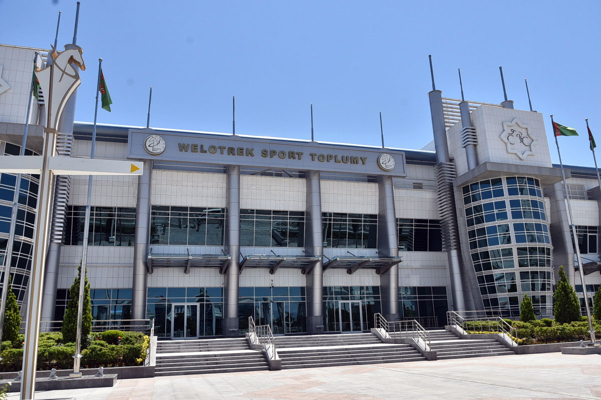 The cycling: The strive for the world achievements