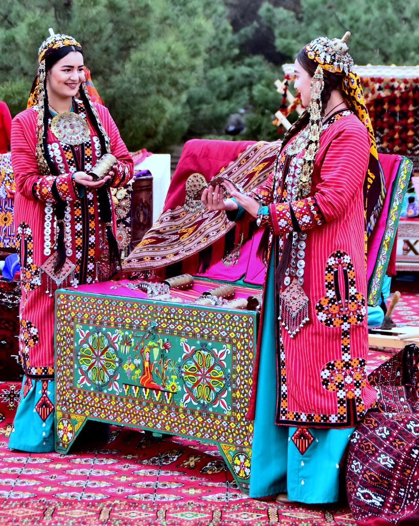 Новруз: краски праздника и новое прочтение древних традиций