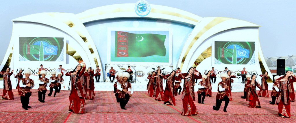 Сеть тепличных хозяйств пополнили высокотехнологичные комплексы