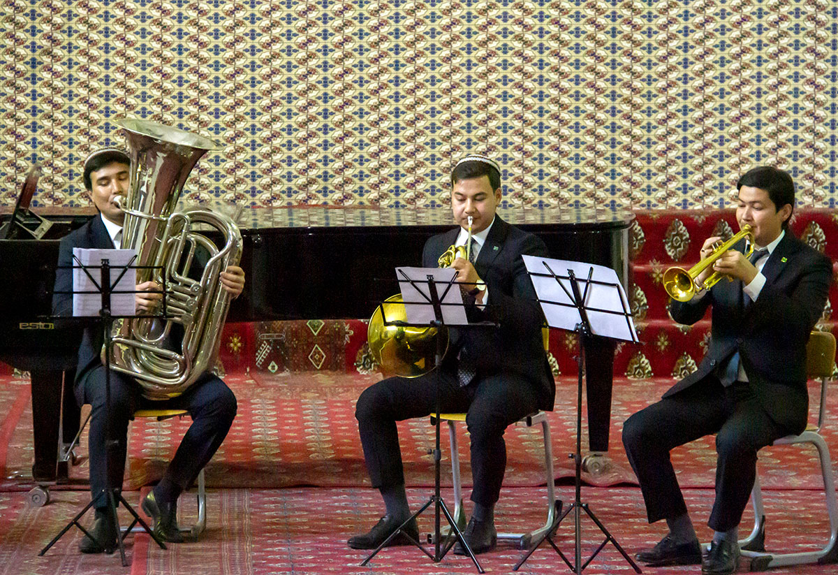 Традиции, классика, современность: новое прочтение известных мелодий