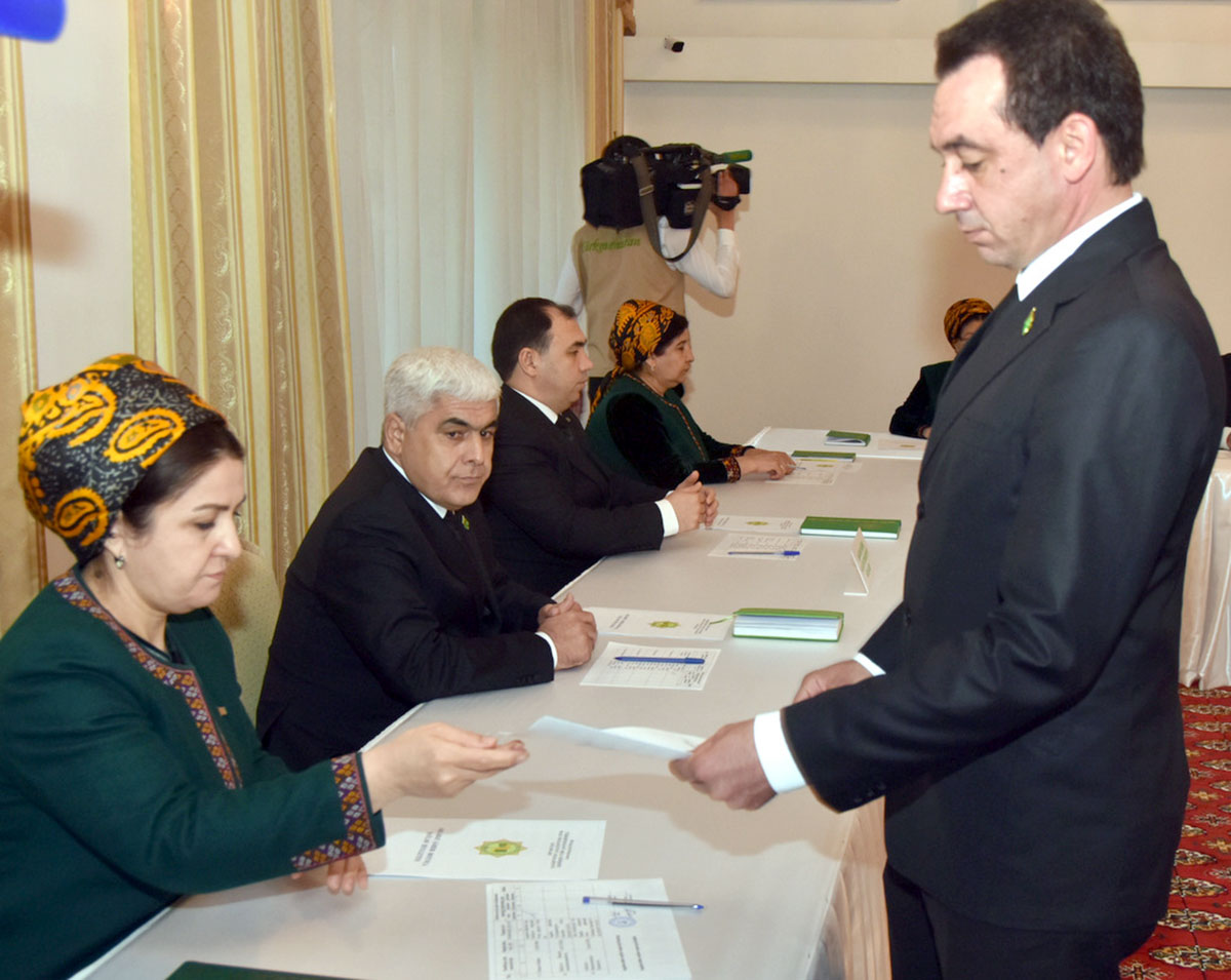 Türkmenistanda Milli Geňeşiň Halk Maslahatynyň agzalarynyň ilkinji saýlawlary geçirildi