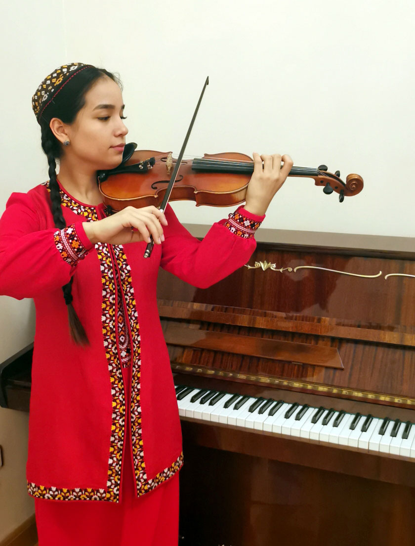 Turkmen violinist – Jemal Agajanova – the winner of an international contest