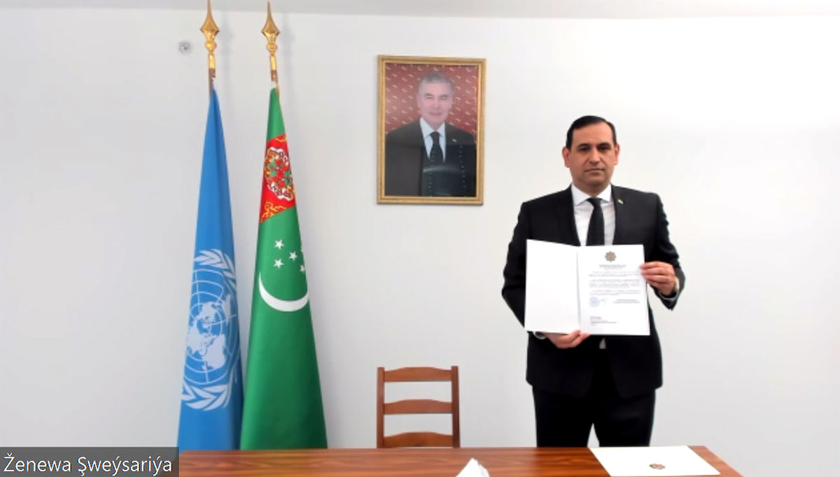 Гендиректору МОТ вручён документ о ратификации Туркменистаном Конвенции о политике в области занятости