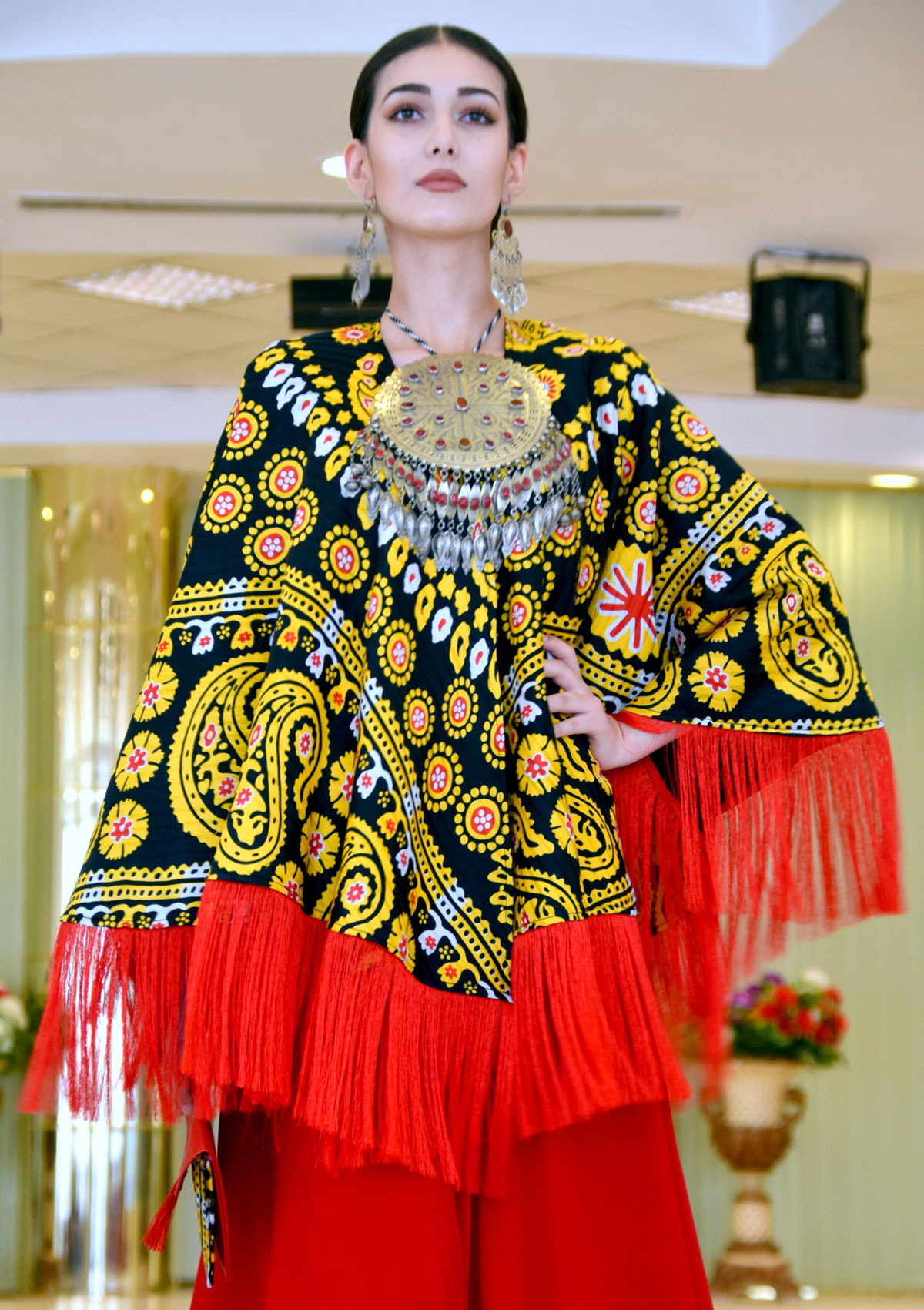Мода и традиции: национальный конкурс дизайнеров одежды