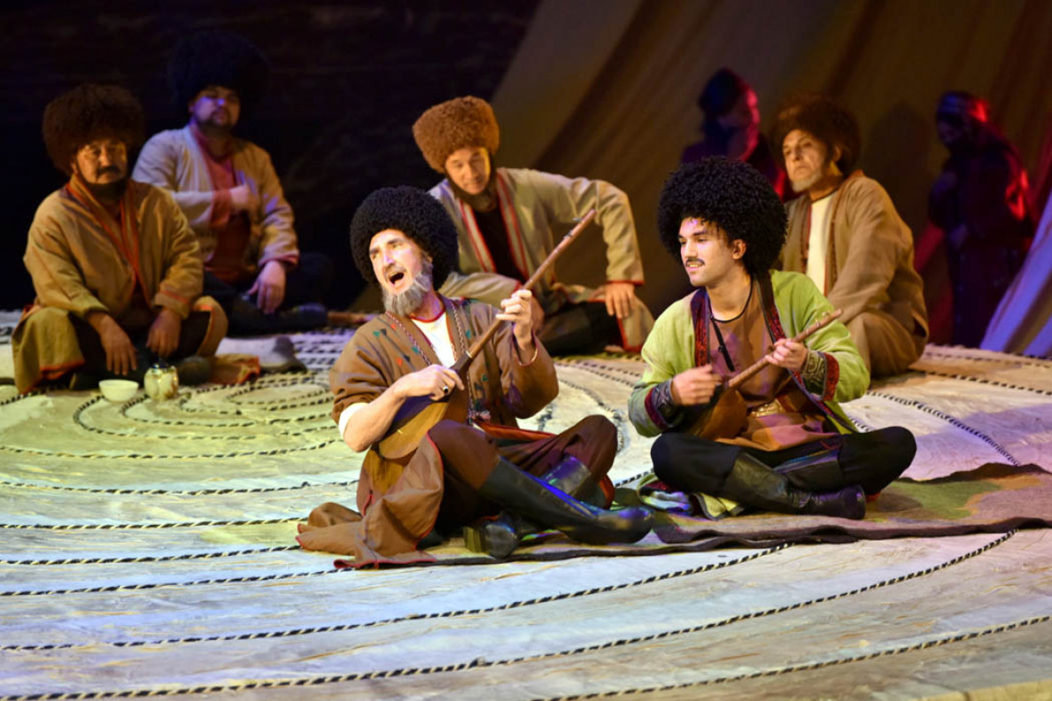 Sahna sungatynyň muşdaklarynyň baýramy: türkmen teatrlarynyň iň gowy işleriniň gözden geçirilişi