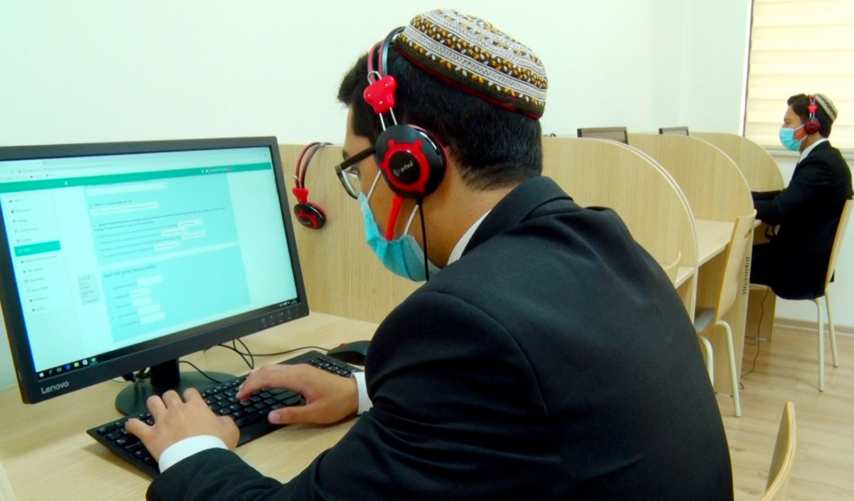 Названы лучшие знатоки английского языка среди студентов туркменских вузов