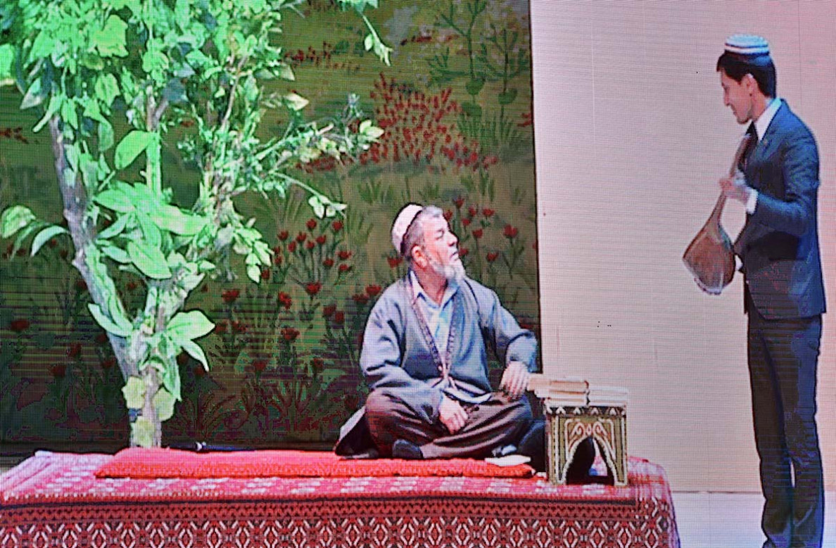 Daşoguzyň teatry döwlet Baştutanynyň “Türkmeniň döwletilik  ýörelgesi” eseri boýunça  döredilen oýny görkezdi