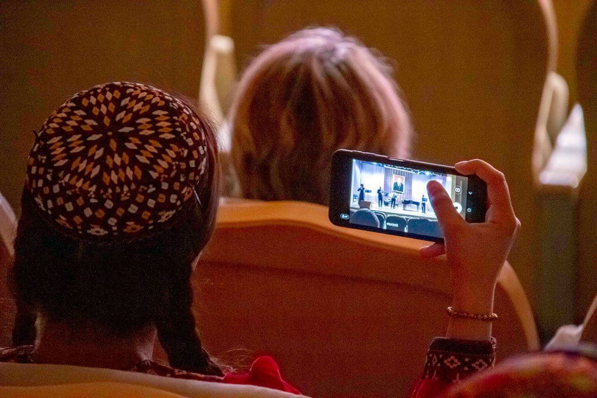 Bah we saksofon. Ýörite sazçylyk mekdebiniň mugallymlarynyň saz sowgady