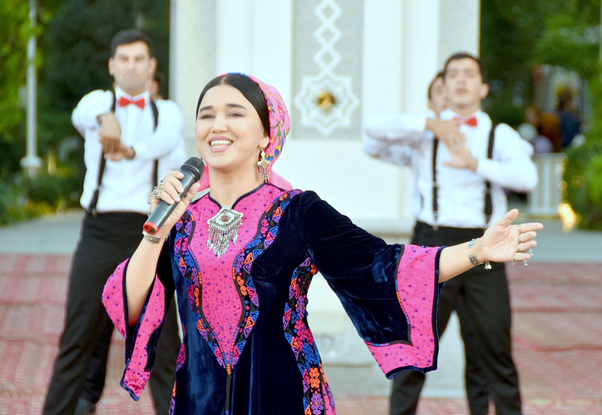 Daşary ýurtly hyzmatdaşlar bilen nobatdaky wideoduşuşyklar