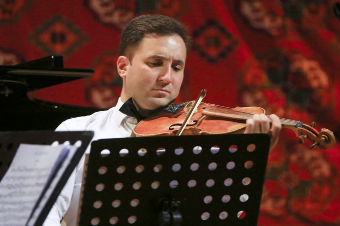 Magtymguly adyndaky teatrda kamera sazlary ýaňlandy