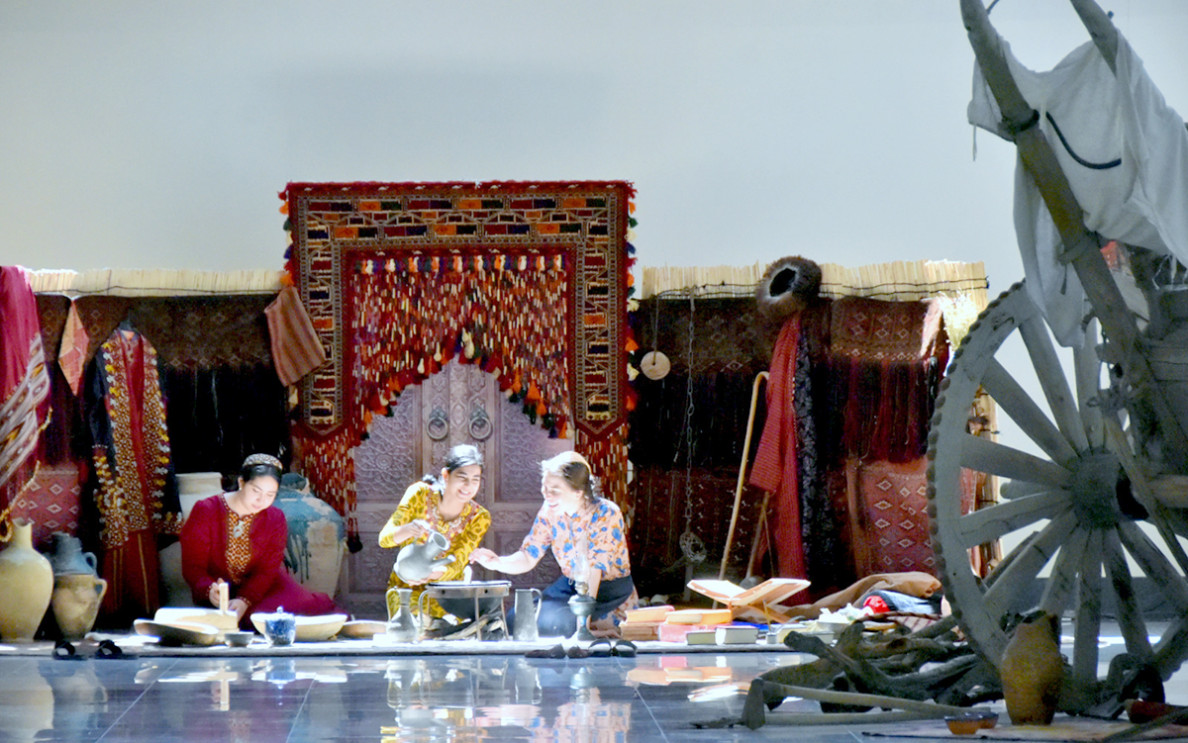 Aşgabadyň taryhynyň çeper beýany: geçmişden - geljege uzaýan nazar